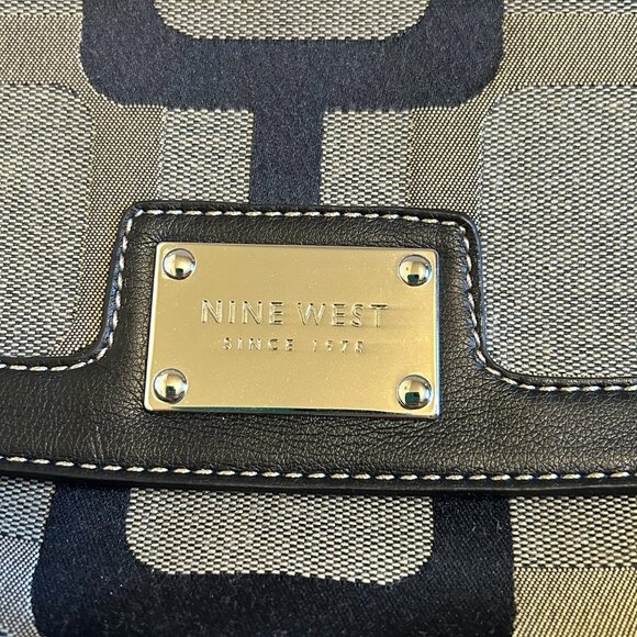 Nine West crossbody purse - Picture 2 of 16